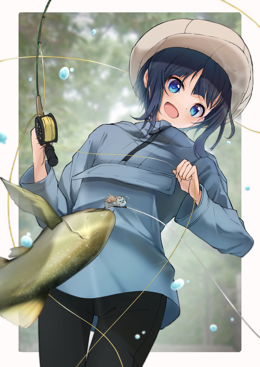 &gt;_&lt; 1girl :3 :d absurdres black_hair blue_eyes blue_jacket blurry blurry_background blush border brown_headwear commentary_request cowboy_shot fish fishing fishing_rod happy highres holding holding_fishing_rod jacket kootee-on long_sleeves looking_at_animal looking_at_viewer minagi_hiyori open_mouth short_hair_with_long_locks slow_loop smile solo standing water_drop white_border wide_sleeves