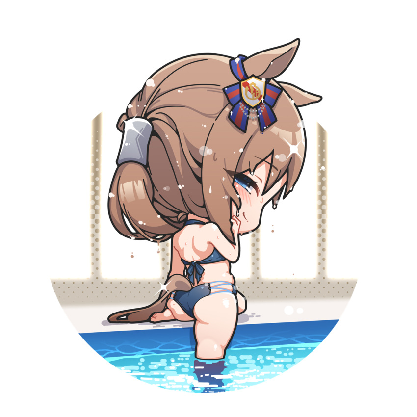 1girl animal_ears ass bare_shoulders barefoot bikini blue_bikini blue_eyes chibi closed_mouth commentary ear_ornament ear_ribbon from_behind grass_wonder_(umamusume) highres horse_ears horse_girl horse_tail light_brown_hair long_hair looking_at_viewer looking_back no_nose profile shirt smirk solo swimsuit tail thighs umamusume warashi water wet wet_clothes wet_shirt