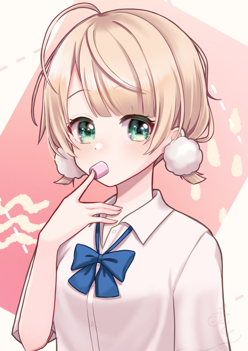 1girl absurdres ahoge blonde_hair blush bow bowtie collared_shirt eating food green_eyes hair_ornament highres holding holding_food indie_virtual_youtuber looking_at_viewer low_twintails marshmallow pom_pom_(clothes) pom_pom_hair_ornament shigure_ui_(vtuber) shirt short_hair short_sleeves solo twintails upper_body virtual_youtuber yokuto