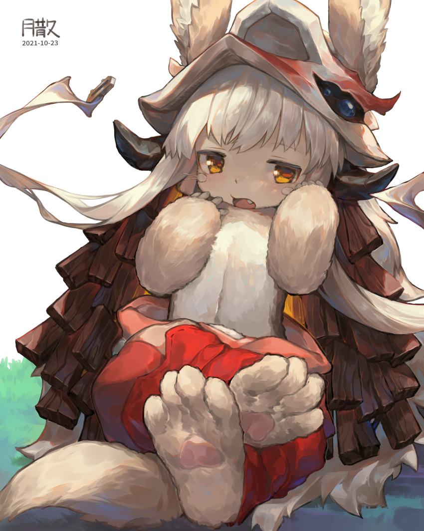 1other absurdres brown_fur dated fang feet furry grass helmet highres horizontal_pupils long_hair looking_at_viewer made_in_abyss nanachi_(made_in_abyss) open_mouth orange_eyes other_focus signature simple_background solo tsukibara whiskers