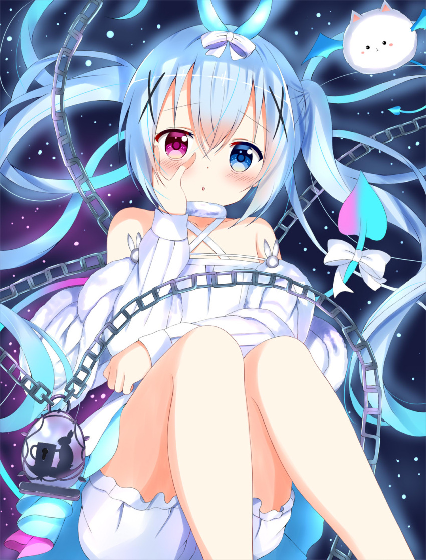 bow chain demon_tail gochuumon_wa_usagi_desu_ka? hair_bow hair_ornament heterochromia highres kafuu_chino off_shoulder tail tippy_(gochiusa) twintails x_hair_ornament yoboshi