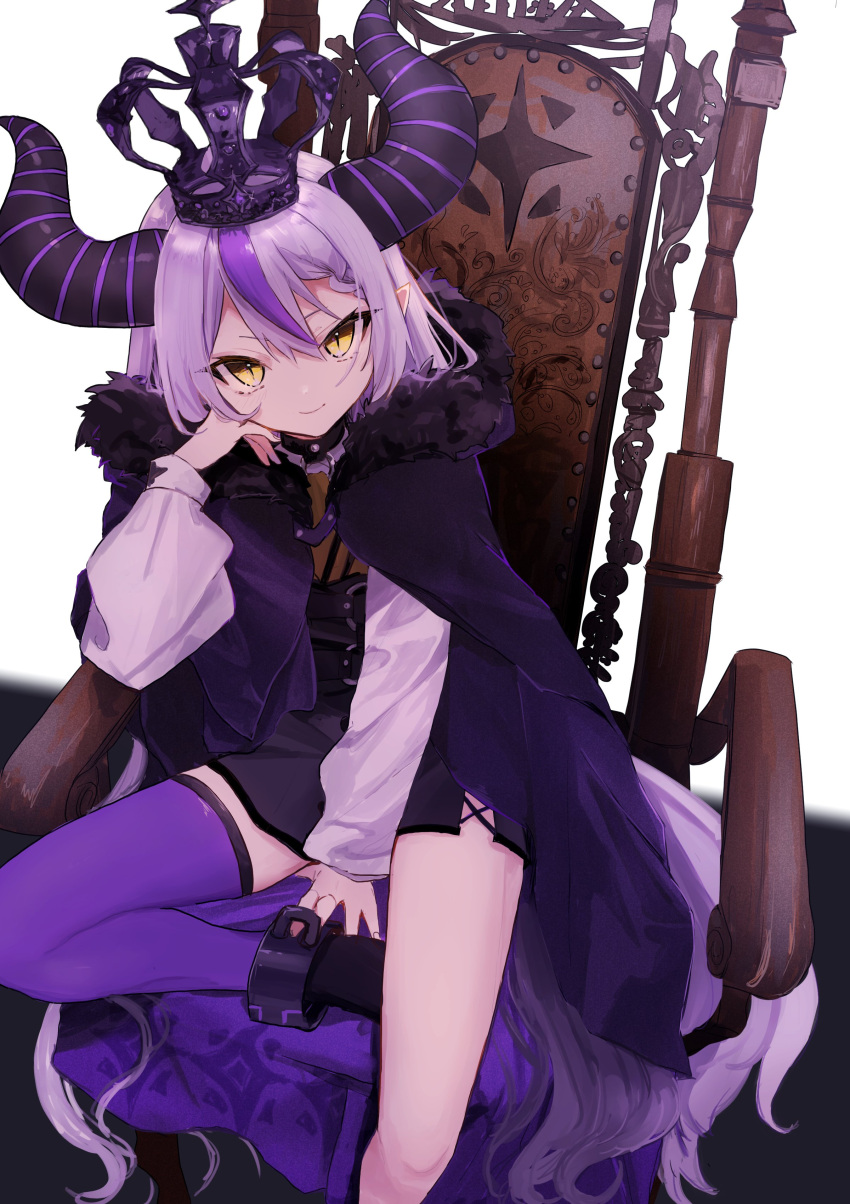 absurdres akebisousaku ankle_cuffs ascot black_horns braid braided_bangs cape collar crown demon_horns fur-trimmed_cape fur_trim grey_hair hand_on_own_face highres hololive horns la+_darknesss la+_darknesss_(1st_costume) metal_collar multicolored_hair on_chair pointy_ears purple_hair purple_thighhighs single_thighhigh sitting streaked_hair striped_horns thighhighs virtual_youtuber yellow_ascot yellow_eyes