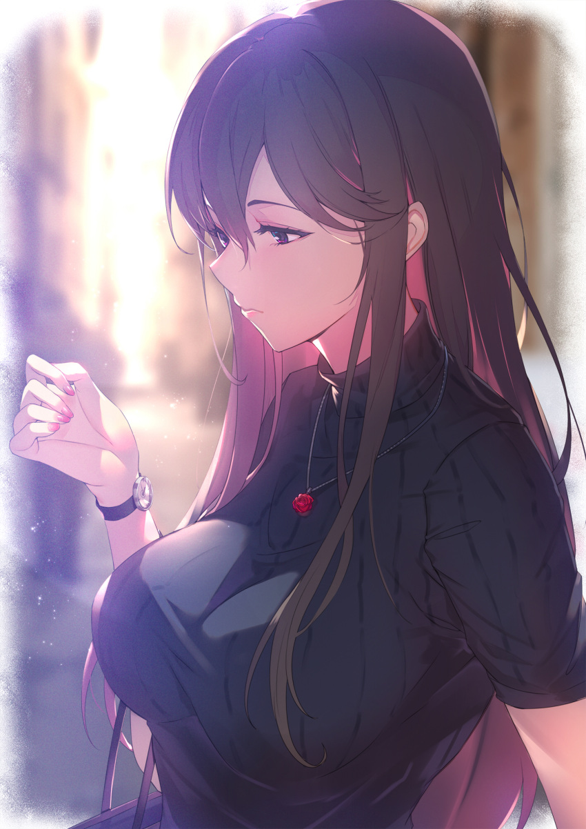 1girl black_sweater blurry blurry_background breasts brown_hair closed_mouth contemporary expressionless flower flower_necklace granblue_fantasy hand_up highres jewelry kakage large_breasts long_hair looking_at_hand multicolored_hair nail_polish necklace pink_hair purple_eyes red_flower rosetta_(granblue_fantasy) short_sleeves solo sunlight sweater turtleneck upper_body vignetting waiting watch