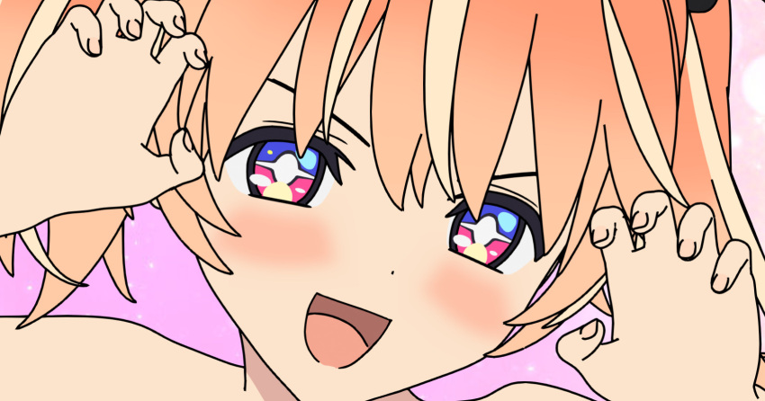 +_+ 1girl 3d bare_shoulders blender_(medium) blonde_hair blush bright_pupils cel_shading claw_pose cropped dot_nose hands_up highres looking_at_viewer medium_hair multicolored_eyes multicolored_hair open_mouth orange_hair paid_reward_available pink_eyes portrait purple_eyes rinne_(rinrinne) rinrinne rinrinne39_(artist) short_twintails smile solo streaked_hair twintails v-shaped_eyebrows virtual_youtuber white_pupils