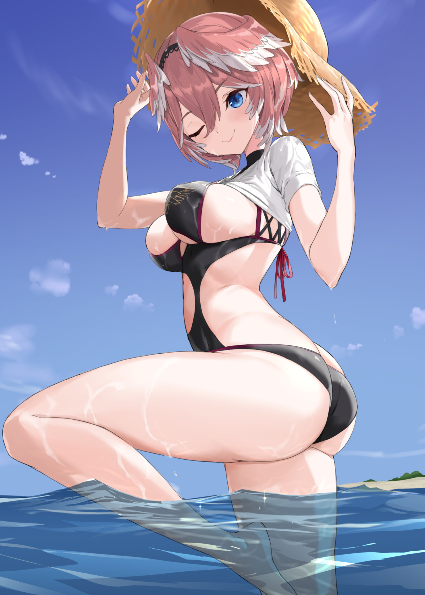 1girl ass black_hairband black_one-piece_swimsuit blue_eyes blue_sky breasts closed_mouth clothes_lift cloud crystal_shoujo day from_side hairband hands_up hat head_wings highres hololive large_breasts multicolored_hair one-piece_swimsuit one_eye_closed outdoors pink_hair shirt shirt_lift short_hair sideboob sky smile solo standing standing_on_one_leg straw_hat streaked_hair swimsuit takane_lui thighs wading water wet wet_clothes wet_shirt white_hair white_shirt wings