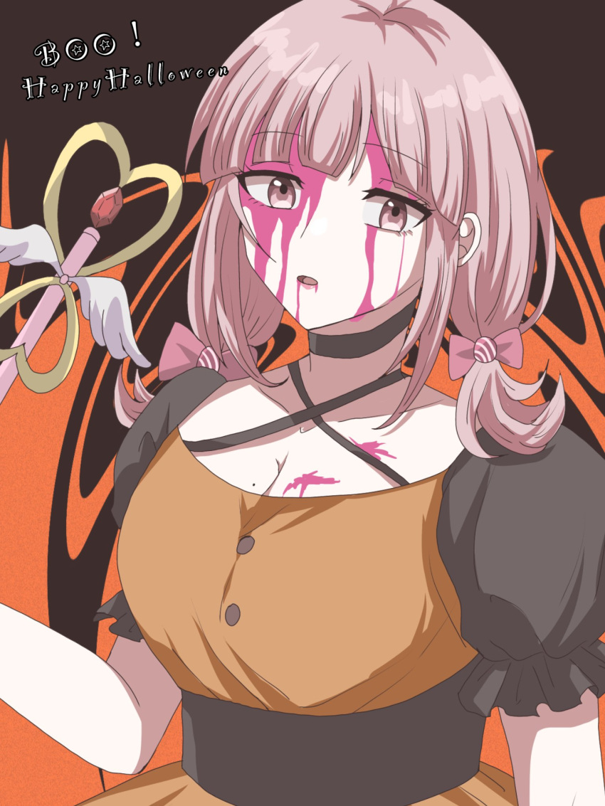 1girl black_background black_choker blood blood_on_face bow breasts brown_hair choker collarbone danganronpa_(series) danganronpa_2:_goodbye_despair flipped_hair hair_bow halloween_costume happy_halloween highres holding holding_staff large_breasts low_twintails maguro_(magurooo3) medium_hair nanami_chiaki no_hair_ornament orange_background pink_blood pink_bow pink_eyes puffy_short_sleeves puffy_sleeves short_sleeves staff twintails upper_body