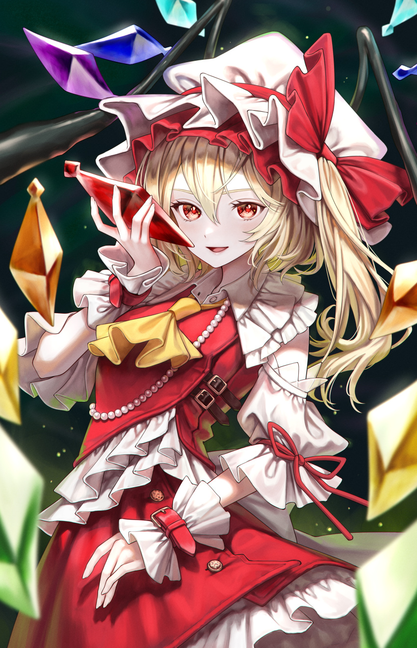 1girl absurdres adapted_costume black_sky blonde_hair bow dress flandre_scarlet highres looking_at_viewer rainbow_wings red_bow red_dress red_eyes sky smile solo torinari_(dtvisu) touhou white_headwear