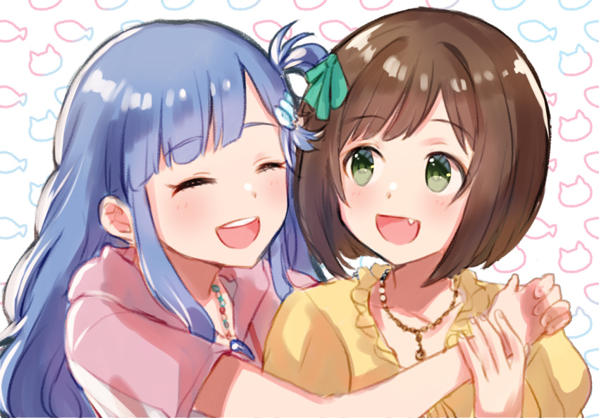 2girls ^_^ animal_background asari_nanami bead_necklace beads blue_hair blush bow breasts brown_hair cat closed_eyes collarbone dot_nose fang fish fish_hair_ornament green_eyes green_ribbon hair_bow hair_ornament hair_ribbon hair_rings hand_on_another's_head hands_up hug hug_from_behind idolmaster idolmaster_cinderella_girls idolmaster_cinderella_girls_starlight_stage jewelry large_breasts long_hair looking_at_another maekawa_miku multiple_girls necklace open_mouth own_hands_together pink_shirt ribbon shirt short_hair short_sleeves small_breasts smile teeth tori_ririisu upper_body upper_teeth_only very_long_hair white_background yellow_shirt