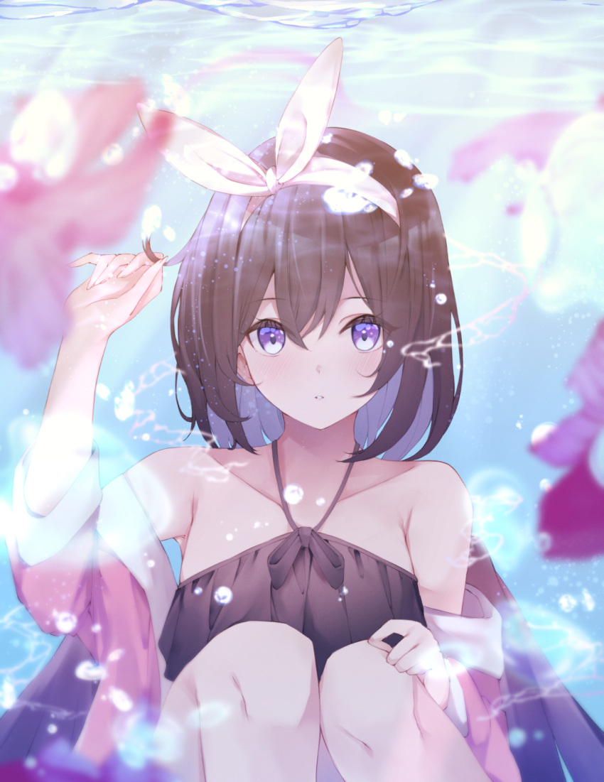 1girl armpits bikini black_bikini black_hair black_wings blue_archive blurry blurry_foreground blush collarbone depth_of_field highres hojiro_same holding holding_hair knees_up looking_at_viewer mashiro_(blue_archive) mashiro_(swimsuit)_(blue_archive) official_alternate_costume purple_eyes solo swimsuit underwater wings