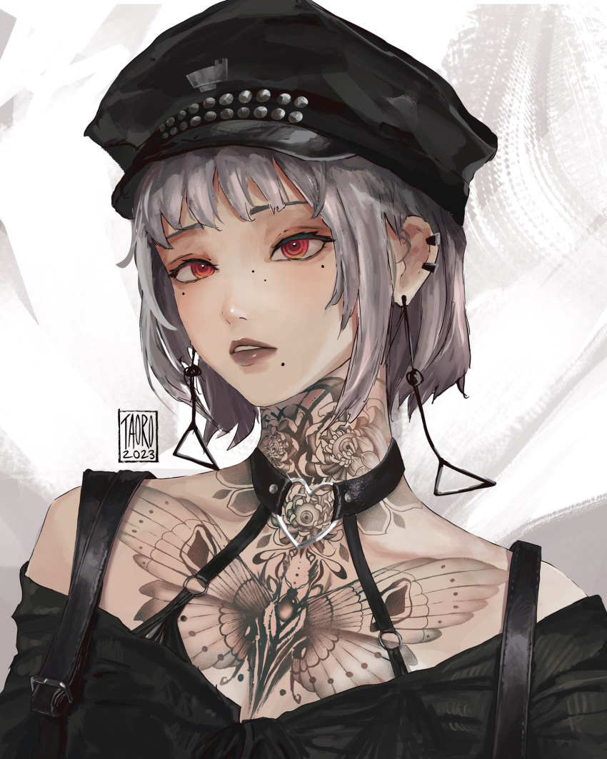 1girl 2023 bare_shoulders black_choker black_headwear black_shirt butterfly_tattoo chainsaw_man chest_tattoo choker demon_girl earrings fami_(chainsaw_man) flower grey_hair hat head_tilt heart heart_choker highres jewelry leather_choker leather_strap looking_at_viewer medium_hair multiple_moles neck_tattoo orange_eyes parted_lips peaked_cap portrait ringed_eyes shirt signature taorotana tattoo