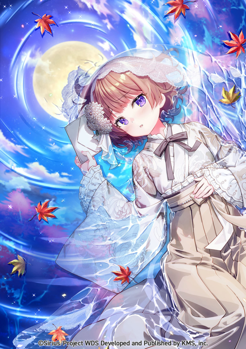 1girl autumn_leaves brown_hair brown_hakama commentary_request envelope floral_print fujima_takuya full_moon hakama hakama_skirt hand_up highres holding holding_envelope japanese_clothes kimono leaf leaf_on_liquid long_sleeves looking_at_viewer maple_leaf moon official_art parted_lips partially_submerged print_kimono purple_eyes reflection sasuga_chisa short_hair skirt solo white_kimono wide_sleeves world_dai_star
