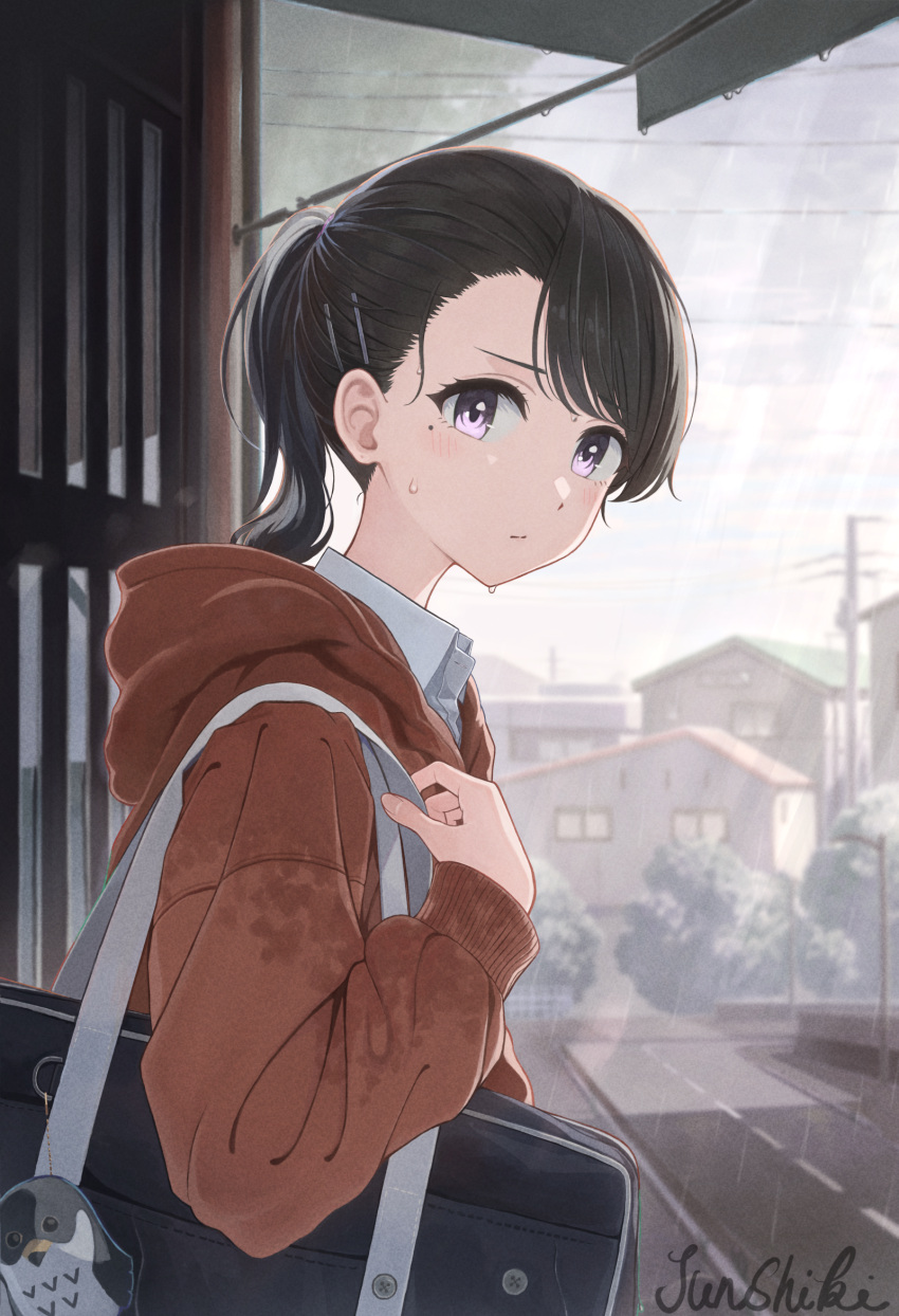 1girl bag bag_charm blush casual charm_(object) closed_mouth day from_side highres hood hood_down hooded_jacket jacket junshiki long_hair long_sleeves looking_at_viewer looking_to_the_side mole mole_under_eye original outdoors ponytail purple_eyes rain red_jacket school_bag solo swept_bangs town upper_body wing_collar