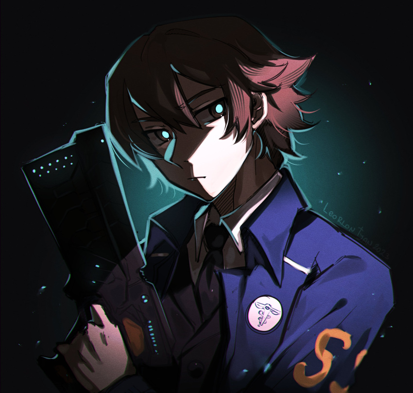 1boy absurdres ao_no_kiseki artist_name blue_eyes brown_hair cosplay double-parted_bangs eiyuu_densetsu english_commentary gun hair_between_eyes handgun highres holding holding_gun holding_weapon jacket leorlontyan lloyd_bannings looking_at_viewer mullet necktie portrait psycho-pass shaded_face short_hair solo uniform weapon zero_no_kiseki