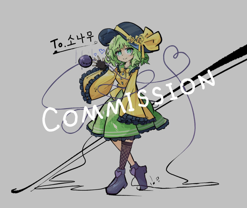 1girl black_headwear black_leggings bow bowtie buttons commission diamond_button fangs fingerless_gloves flower frilled_sweater full_body gloves green_eyes green_hair green_skirt hat hat_flower heart heart_of_string highres komeiji_koishi korean_text leggings light_blush light_green_hair looking_at_viewer medium_hair primsla purple_footwear shoes skirt smile solo split_mouth sweater third_eye touhou waving yellow_bow yellow_bowtie yellow_sweater