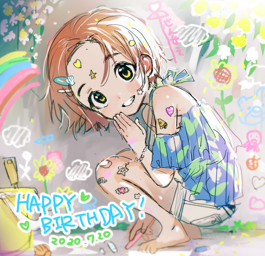 1girl ai_ai_gasa bad_id bad_twitter_id bandaid bandaid_on_knee bandaid_on_leg barefoot brown_hair colored_chalk grin hair_ornament hairclip happy_birthday highres idolmaster idolmaster_cinderella_girls looking_at_viewer ryuzaki_kaoru short_hair shorts smile solo tagme tsurumai_kada yellow_eyes