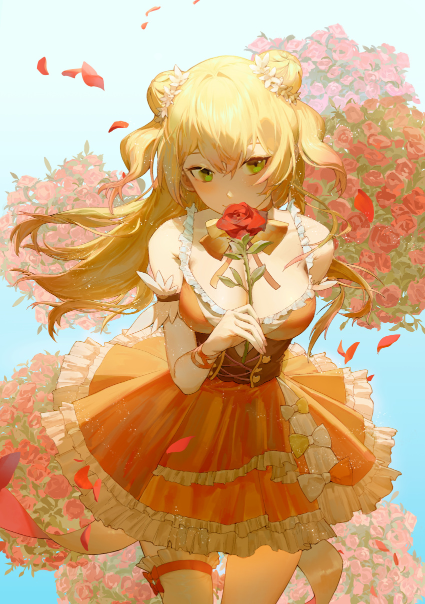 1girl absurdres arm_behind_back blonde_hair blue_background blush breasts circle_skirt cleavage closed_mouth corset cowboy_shot cutout_above_navel double_bun dress floral_background flower frilled_dress frilled_shirt frills gradient_hair green_eyes hachiman_(rogeri39) hair_between_eyes hair_bun hair_flower hair_ornament highres holding holding_flower hololive large_breasts long_hair momosuzu_nene momosuzu_nene_(1st_costume) multicolored_hair orange_dress pink_hair red_flower red_rose rose shirt single_thighhigh solo thighhighs two_side_up underbust virtual_youtuber white_thighhighs