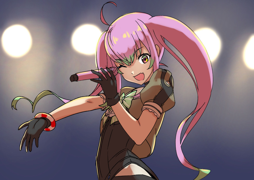 1girl ahoge black_gloves bracelet fang gloves green_hair hair_between_eyes highres holding holding_microphone jewelry kantai_collection long_hair looking_at_viewer microphone momo_(kancolle) multicolored_hair one_eye_closed open_mouth pink_hair porupurucha puffy_short_sleeves puffy_sleeves short_sleeves skin_fang solo twintails upper_body very_long_hair