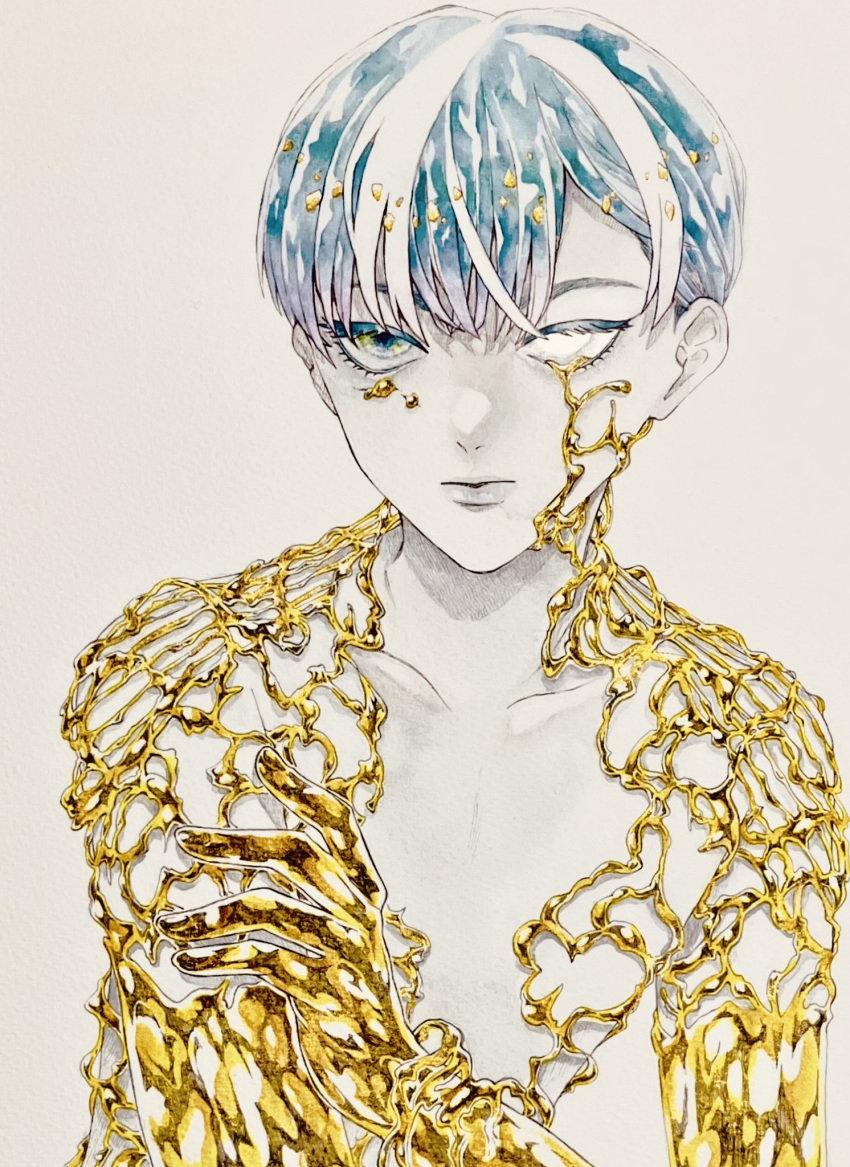1other blue_hair bowl_cut closed_mouth collarbone colored_eyelashes cracked_skin golden_arms green_eyes hair_behind_ear hand_on_own_arm hand_up heterochromia highres houseki_no_kuni lips looking_at_viewer mismatched_pupils mt5_014 multicolored_hair nude other_focus phosphophyllite phosphophyllite_(ll) short_hair simple_background solo spoilers streaked_hair upper_body white_eyes white_hair