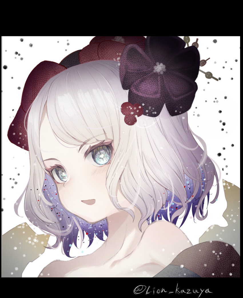 1girl absurdres bare_shoulders blue_eyes collarbone fate/grand_order fate_(series) flower gradient_hair hair_flower hair_ornament hairpin highres japanese_clothes katsushika_hokusai_(fate) kimono letterboxed liom_kazuya looking_at_viewer multicolored_hair open_mouth portrait purple_hair short_hair simple_background smile solo symbol-shaped_pupils twitter_username upper_body wavy_hair white_background white_hair
