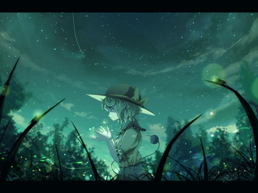 1girl black_headwear blush bow bug buttons cloud collared_shirt commentary diamond_button facing_to_the_side fireflies firefly forest frilled_shirt_collar frilled_sleeves frills from_side grass green_eyes green_hair green_skirt hands_up hat hat_bow highres komeiji_koishi looking_down meadow nature night night_sky noumin_joemanyodw open_hands outdoors parted_lips puffy_short_sleeves puffy_sleeves scenery shirt short_hair short_sleeves skirt sky solo star_(sky) starry_sky third_eye touhou tree upper_body yellow_bow yellow_shirt