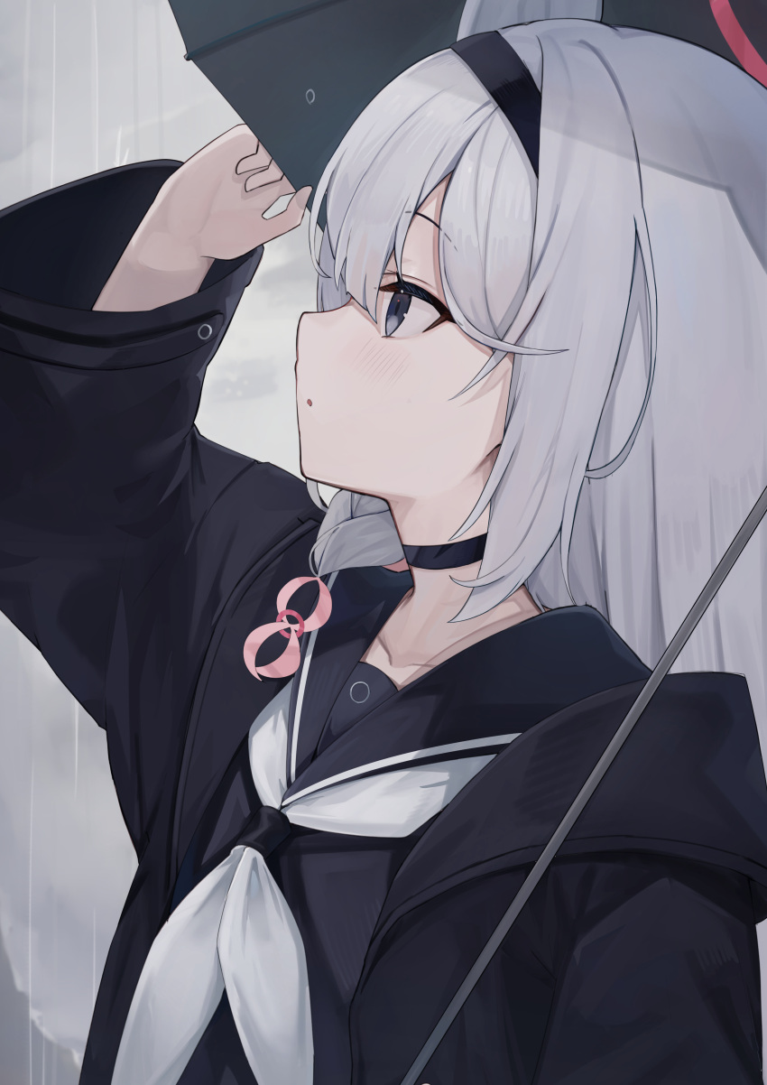 1girl absurdres black_choker black_coat black_eyes black_hairband black_sailor_collar blue_archive blush choker coat colored_inner_hair commentary_request hairband halo highres kuroshiro_kanae long_hair long_sleeves multicolored_hair neckerchief open_clothes open_coat parted_lips pink_hair plana_(blue_archive) rain red_halo sailor_collar school_uniform serafuku solo upper_body white_hair white_neckerchief