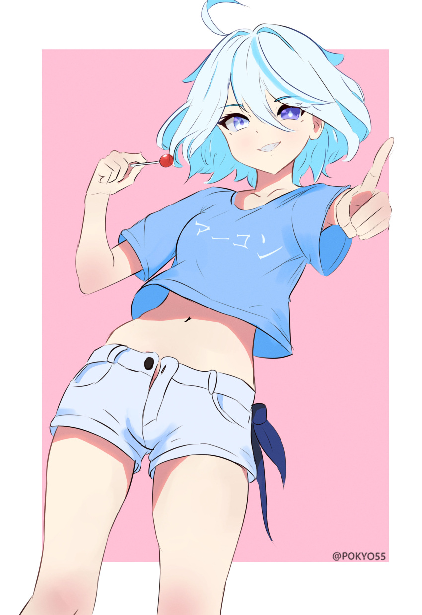 1girl absurdres blue_eyes blue_hair blue_shirt candy casual food furina_(genshin_impact) genshin_impact grey_hair highres lollipop midriff pointing pointing_at_viewer pokyo shirt short_shorts short_sleeves shorts smile standing summer_uniform t-shirt thighs white_hair white_shorts