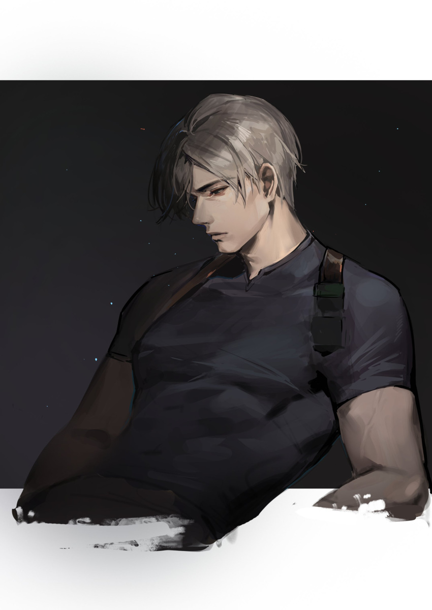 1boy absurdres black_shirt blue_eyes brown_hair highres ichisaku leon_s._kennedy male_focus muscular muscular_male resident_evil resident_evil_4 resident_evil_4_(remake) shirt solo t-shirt