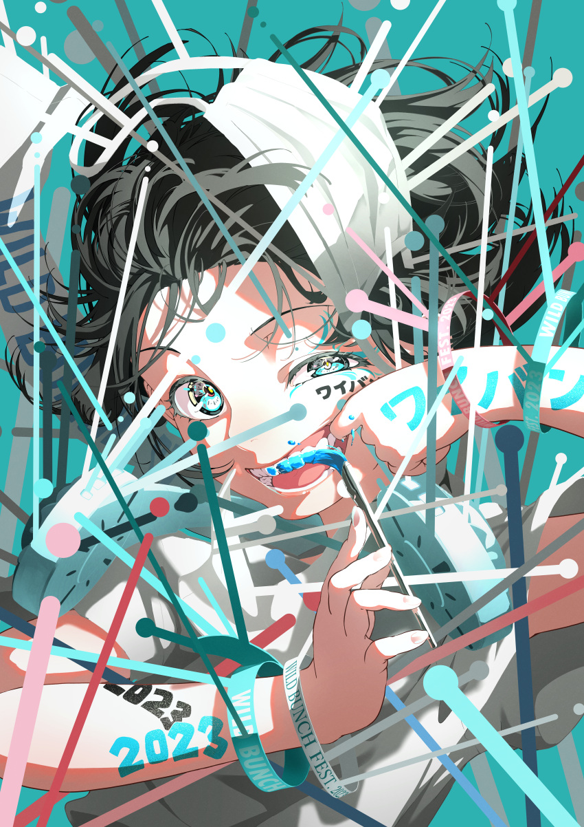 1girl 2023 absurdres blue_background blue_eyes blue_theme bracelet brown_hair clock commentary_request facepaint grey_shirt highres jewelry long_hair looking_at_viewer nico-tine open_mouth original paint paintbrush shirt short_sleeves simple_background solo teeth upper_body