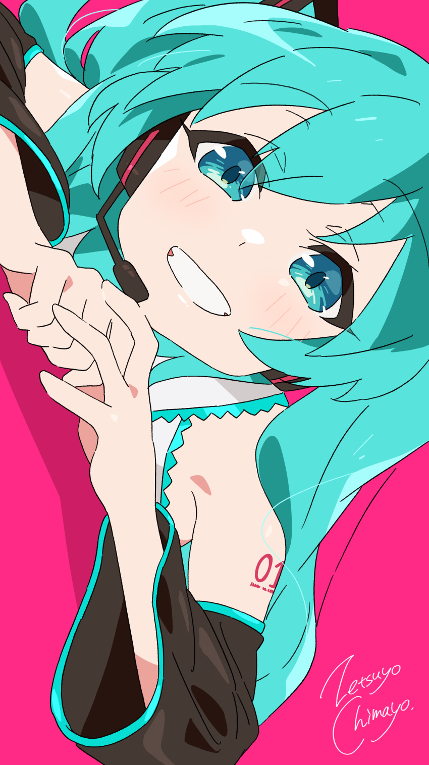 1girl absurdres aqua_eyes aqua_hair artist_name bare_shoulders black_sleeves commentary detached_sleeves earpiece grin hair_between_eyes hair_ornament hatsune_miku headphones highres light_blush looking_at_viewer lying on_stomach pink_background shoulder_tattoo sideways simple_background smile solo tattoo twintails vocaloid zetsuyo_chimayo