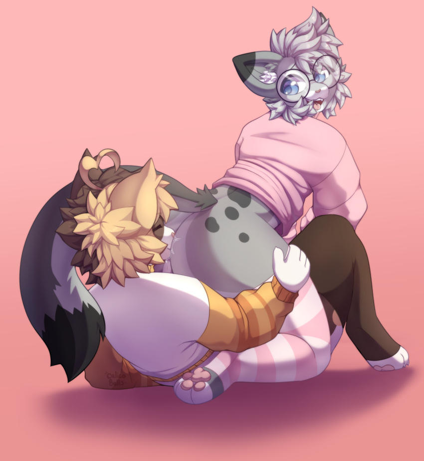 3_toes ahoge anal anthro arm_on_knee backsack balls big_butt blue_eyes bodily_fluids butt button_(honey_llemon) calico_cat clothed clothing digital_media_(artwork) dipstick_ears dipstick_tail domestic_cat duo egyptian_mau elbow_on_knee eyes_closed eyewear face_in_ass feet felid feline felis footwear fur genitals glasses grey_body hair hi_res honey_llemon leg_warmers legwear licking looking_at_another looking_at_partner male male/male mammal markings multicolored_ears multicolored_tail nixuelle on_thigh open_mouth oral pattern_clothing pattern_legwear pawpads pink_nose raised_tail rimming saliva saliva_on_anus saliva_on_face sex simple_background sitting_on_another smile socks spots spotted_markings striped_clothing striped_legwear stripes sweater tail tail_markings thick_thighs thigh_high_stockings thigh_highs thigh_socks toes tongue tongue_out topwear