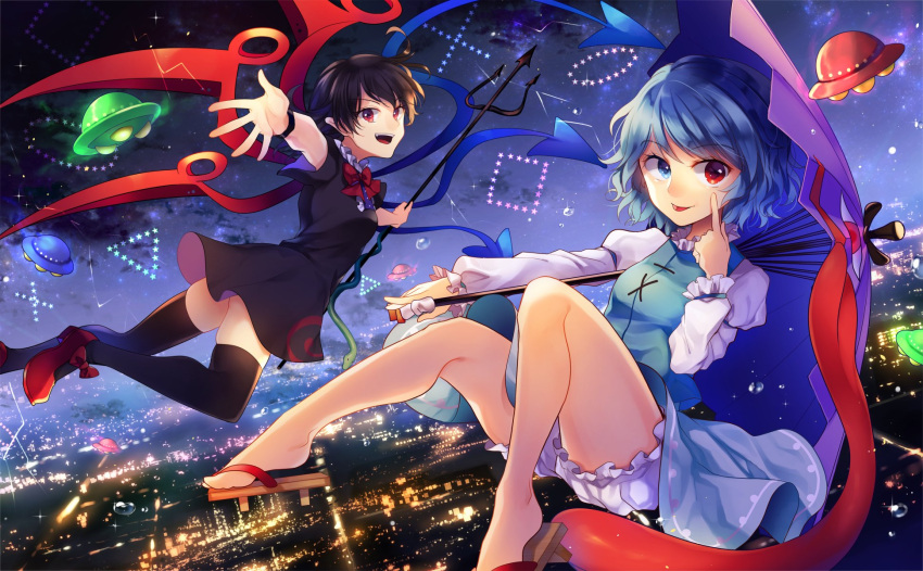2girls asymmetrical_wings black_dress black_hair black_thighhighs blue_eyes blue_hair blue_skirt blue_vest blue_wings bow bowtie buttons center_frills city_lights cityscape dress floating footwear_bow frilled_dress frills geta heterochromia highres holding holding_polearm holding_umbrella holding_weapon houjuu_nue juliet_sleeves kaede_(mmkeyy) karakasa_obake long_sleeves mary_janes multiple_girls night night_sky no_socks open_mouth pointy_ears polearm puffy_sleeves purple_umbrella red_bow red_bowtie red_eyes red_footwear red_wings shirt shoes short_dress short_hair short_sleeves skirt sky snake tatara_kogasa thighhighs tomoe_(symbol) tongue touhou touhou_cannonball trident ufo umbrella vest weapon white_shirt wings wristband zettai_ryouiki
