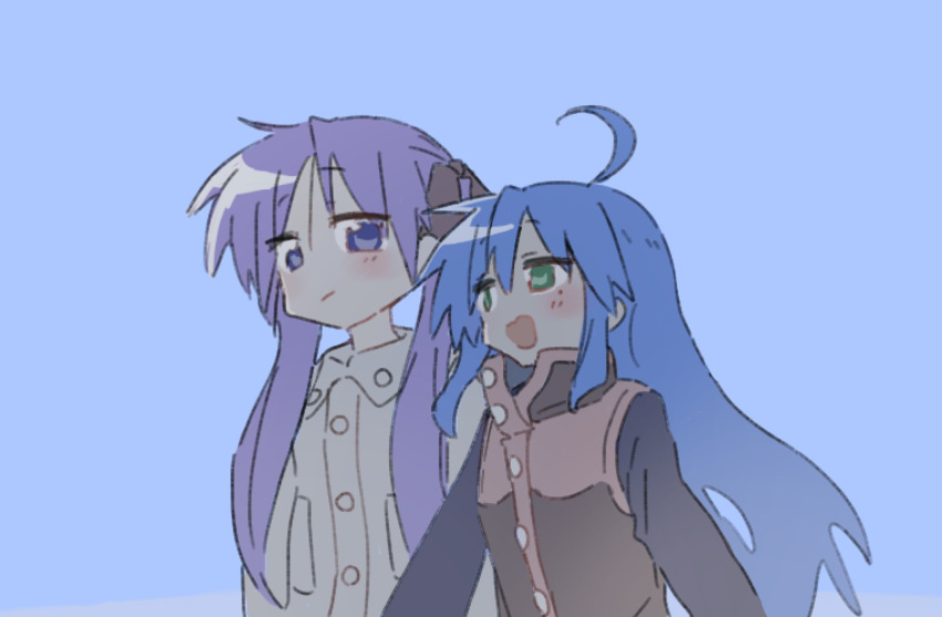 2girls blue_background blue_hair blush couple green_eyes hair_between_eyes highres hiiragi_kagami izumi_konata konokawa long_hair lucky_star mole mole_under_eye multiple_girls open_mouth purple_eyes purple_hair simple_background