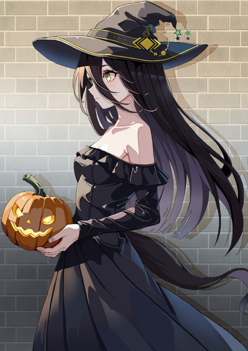 1girl bare_shoulders black_dress black_hair blush breasts brick_wall cleavage closed_mouth collarbone commentary_request dress facing_to_the_side food glowing hat highres holding holding_food holding_pumpkin holding_vegetable horse_girl horse_tail jack-o'-lantern kama_o_nu long_hair long_sleeves looking_to_the_side manhattan_cafe_(umamusume) off-shoulder_dress off_shoulder pumpkin small_breasts solo star_(symbol) straight_hair tail umamusume vegetable witch witch_hat yellow_eyes
