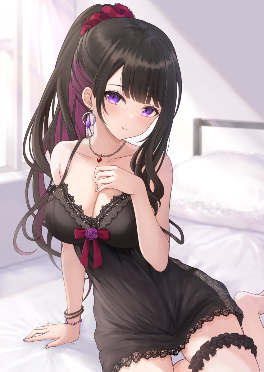 1girl arm_support babydoll barefoot black_babydoll black_hair bracelet breasts cleavage closed_mouth collarbone colored_inner_hair commission day dot_nose earrings hand_on_own_chest highres indoors jewelry kirifrog koinoya_mai mole mole_under_eye multicolored_hair necklace on_bed ponytail propro_production purple_eyes sitting skeb_commission solo spaghetti_strap strap_slip thigh_scrunchie two-tone_hair virtual_youtuber