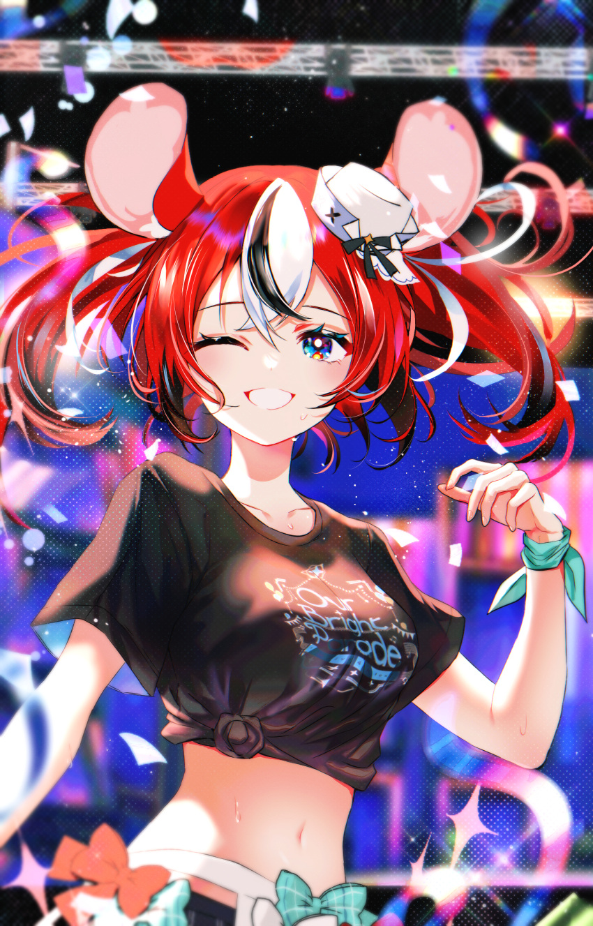 1girl animal_ears black_hair black_shirt blue_eyes breasts collarbone hakos_baelz hat highres hololive hololive_english hololive_idol_uniform hololive_idol_uniform_(bright) long_hair mini_hat mouse_ears mouse_girl multicolored_hair navel one_eye_closed red_hair shirt skirt smile solo sowon stomach streaked_hair tied_shirt twintails upper_body virtual_youtuber white_hair