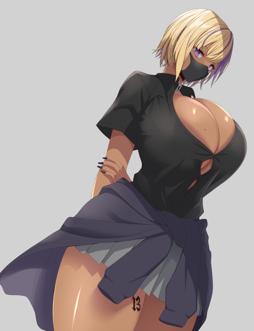 1girl arm_behind_back black_mask black_nails black_shirt blonde_hair breasts bright_pupils cleavage collared_shirt dark-skinned_female dark_skin grey_background grey_skirt highres huge_breasts kloah leg_tattoo mask mole mole_on_breast mouth_mask number_tattoo original partially_unbuttoned pleated_skirt purple_eyes purple_hair shinokami_xatiii shirt short_hair skirt solo tattoo tied_sweater white_pupils