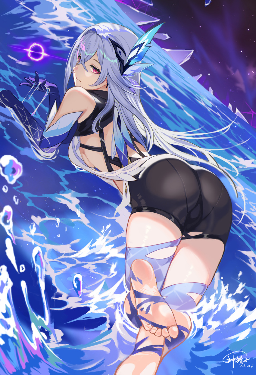 1girl absurdres bare_shoulders commentary_request genshin_impact god_hunter grey_hair hair_ornament highres long_hair looking_at_viewer pink_eyes skirk_(genshin_impact) solo very_long_hair