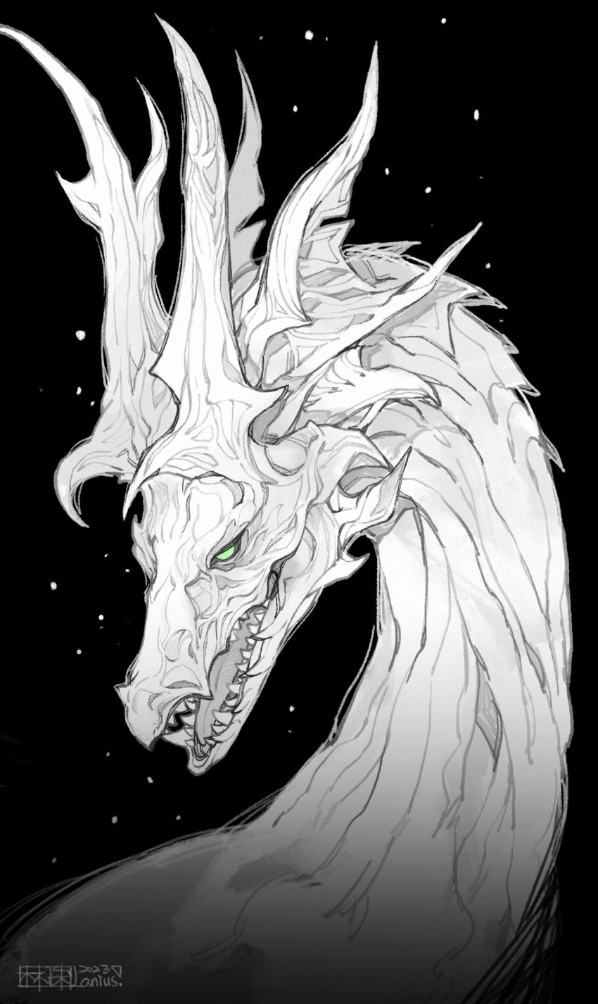 animal_focus artist_name black_background blank_eyes dragon final_fantasy final_fantasy_xiv from_side green_eyes greyscale highres horns monochrome multiple_horns no_humans open_mouth portrait sharp_teeth shuini_xiaomao signature simple_background solo spot_color teeth