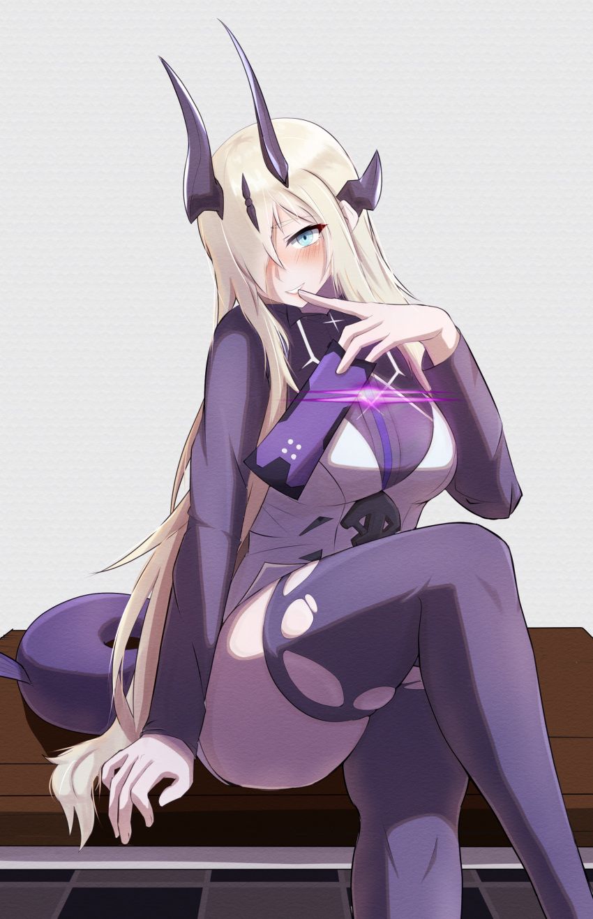 1girl absurdres arknights blonde_hair breasts dragon_girl dragon_horns dragon_tail eblana_(arknights) hair_over_one_eye highres hockcqqdmc6864 horns light_in_heart long_hair looking_at_viewer purple_armband simple_background smile solo tail thighhighs torn_clothes torn_thighhighs very_long_hair