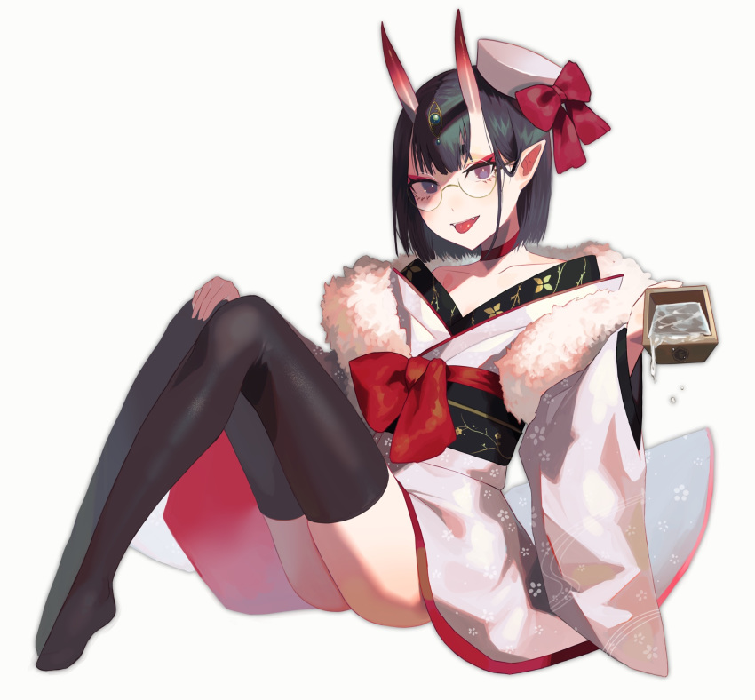 1girl alcohol ass bangs black_hair black_legwear bow collarbone commentary_request eyebrows_behind_hair fangs fate/grand_order fate_(series) full_body fur_collar hat hat_bow headpiece highres horns japanese_clothes kimono long_sleeves looking_at_viewer masu no_shoes obi oni oni_horns purple_eyes red_bow sake sash shibainu short_kimono shuten_douji_(fate/grand_order) simple_background sitting solo thick_eyebrows thighhighs tilted_headwear tongue tongue_out white_background white_hat white_kimono wide_sleeves