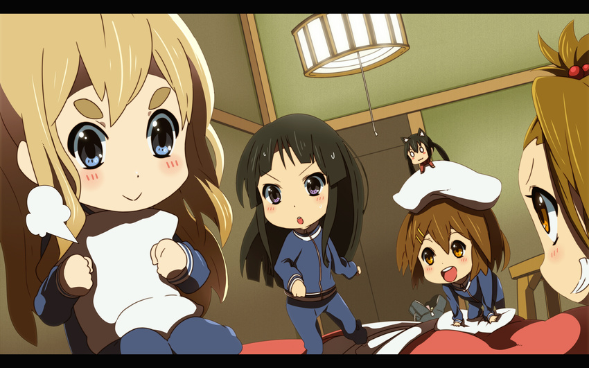 &gt;:) :&gt; :3 :o akiyama_mio bad_id bad_pixiv_id black_eyes black_hair blonde_hair blue_eyes brown_eyes brown_hair chibi dutch_angle eyebrows hair_bobbles hair_ornament hajime_(hajime-ill-1st) highres hirasawa_yui k-on! kotobuki_tsumugi letterboxed long_hair minigirl multiple_girls nakano_azusa o_o pillow pillow_fight short_hair smile tainaka_ritsu track_suit v-shaped_eyebrows