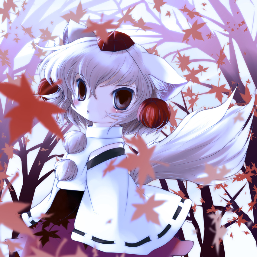 animal_ears autumn bare_tree chibi detached_sleeves fang hat highres inubashiri_momiji leaf maple_leaf red_eyes solo tail tokin_hat touhou tree white_hair wolf_ears wolf_tail yandere yume_shokunin