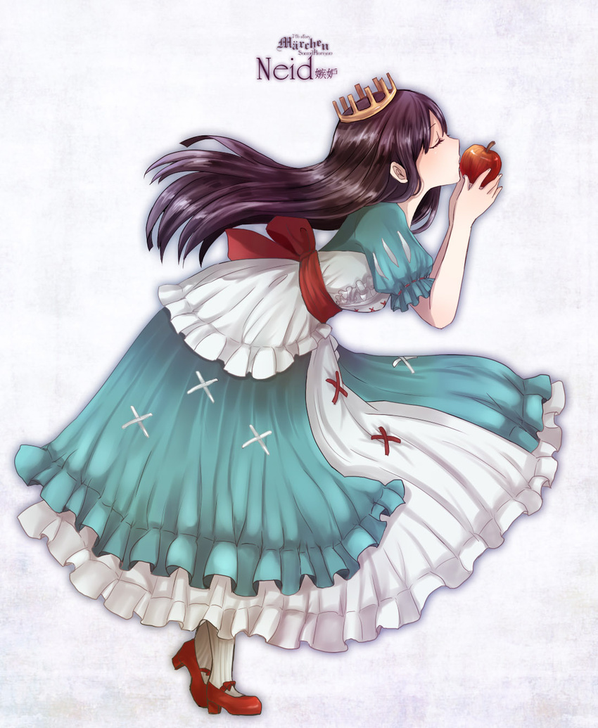 apple asukirabing black_hair closed_eyes crown dress food fruit german highres holding holding_food holding_fruit kiss leaning_forward long_dress long_hair marchen object_kiss profile schneewittchen solo sound_horizon translated