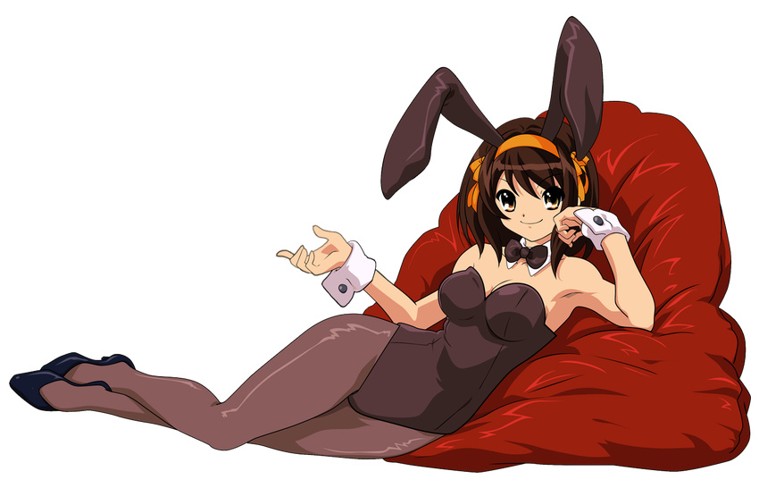 animal_ears breasts brown_hair bunny_ears bunny_girl bunnysuit cleavage full_body hair_ribbon high_heels ikeda_shouko legs medium_breasts pantyhose ribbon shoes short_hair solo suzumiya_haruhi suzumiya_haruhi_no_yuuutsu transparent_background