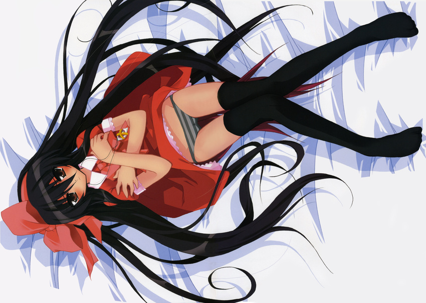 black_hair blush long_hair panchira pantsu shakugan_no_shana shana shimapan thighhighs upskirt zettai_ryouiki