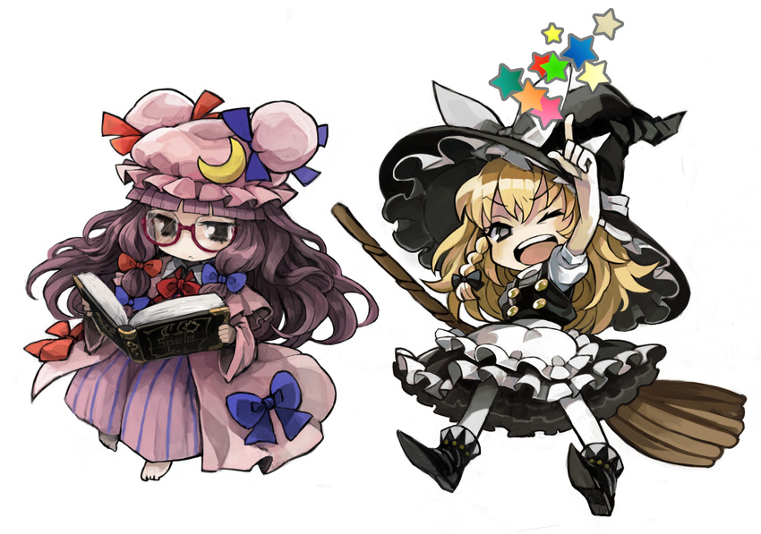 :&lt; bad_id bad_pixiv_id bangs barefoot bespectacled blonde_hair blunt_bangs braid brown_eyes chibi crescent glasses hat highres kirisame_marisa long_hair mitsuki_(goomoku) multiple_girls one_eye_closed pantyhose patchouli_knowledge purple_hair silver_hair star touhou white_legwear witch_hat