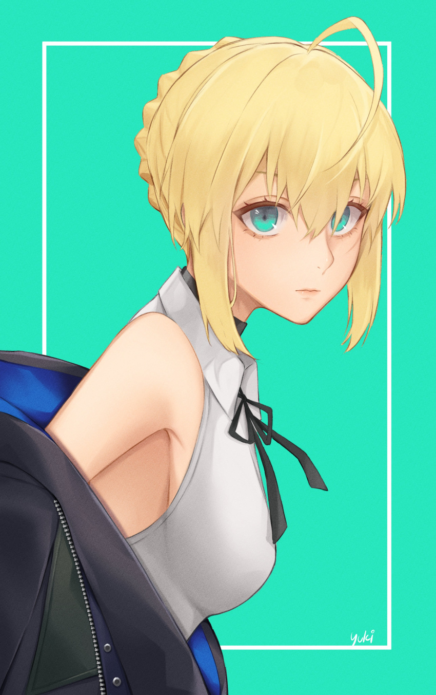 1girl absurdres ahoge artoria_pendragon_(fate) bare_shoulders black_jacket black_ribbon blonde_hair braid breasts choker closed_mouth collar fate/grand_order fate/stay_night fate/zero fate_(series) green_background green_eyes highres jacket looking_at_viewer ribbon saber_(fate) shirt short_hair small_breasts white_shirt yuk1_94