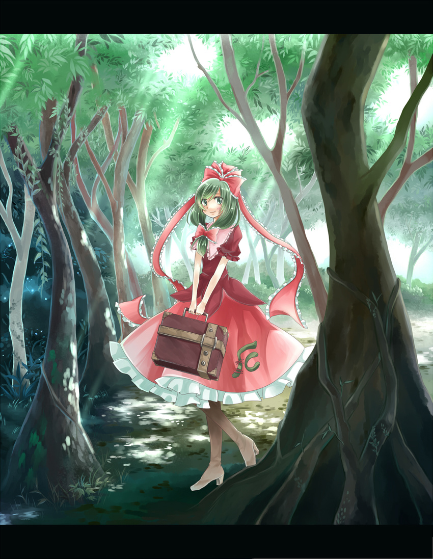 1girl bad_id bad_pixiv_id boots bow commentary_request dress forest frills front_ponytail green_eyes green_hair hair_bow highres kagiyama_hina large_bow letterboxed light_rays long_hair miyakure nature ribbon smile solo suitcase sunbeam sunlight touhou tree