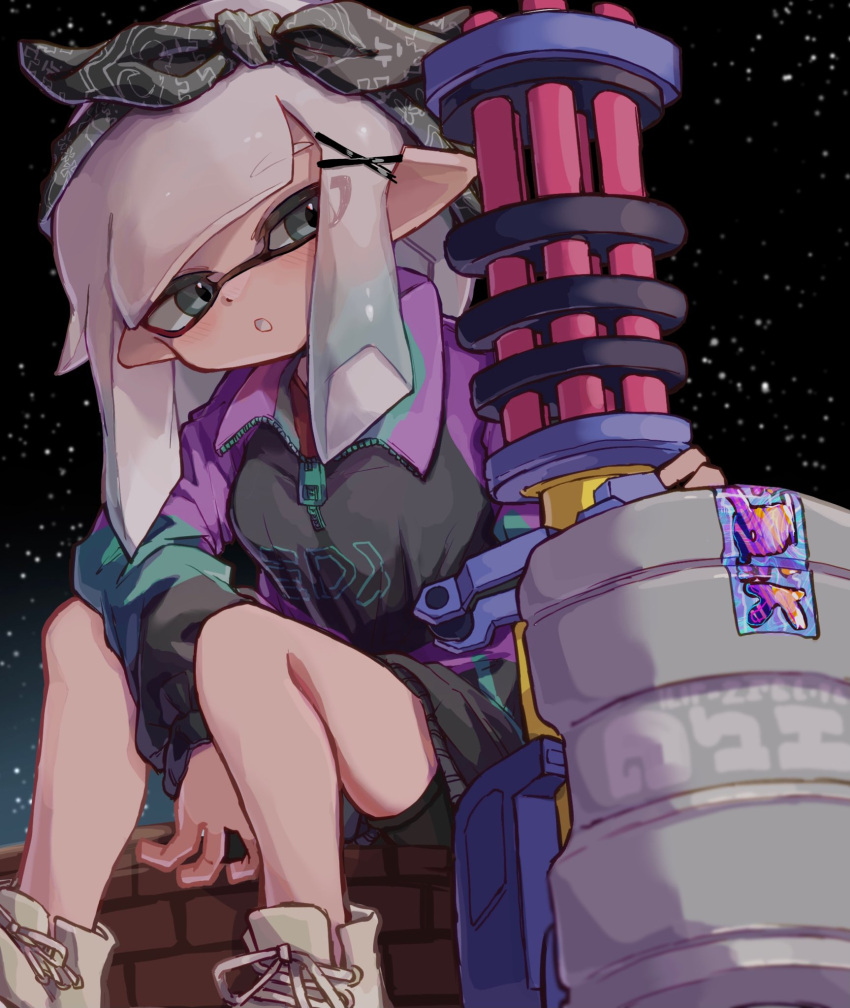 1girl :o aqua_jacket black_bow black_hairband black_jacket black_shorts blue_hair bow bow_hairband commentary_request gradient_hair grey_hair gun hair_bow hairband heavy_splatling_(splatoon) highres holding holding_gun holding_weapon inkling_girl inkling_player_character jacket long_hair multicolored_clothes multicolored_hair multicolored_jacket night night_sky open_mouth outdoors pointy_ears purple_jacket shoes shorts sitting sky solo splatoon_(series) splatoon_2 star_(sky) tentacle_hair two-tone_hair weapon white_footwear yksb_inc6 zipper zipper_pull_tab