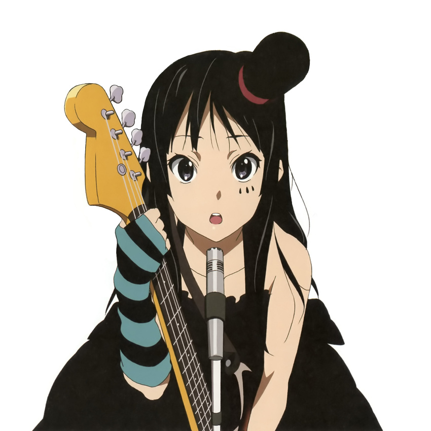 akiyama_mio bass_guitar black_hair don't_say_"lazy" hat highres instrument k-on! left-handed long_hair mini_hat mini_top_hat official_art qplus solo top_hat